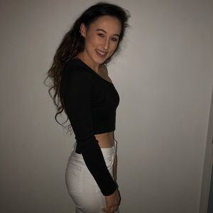 Meet your Posher, Claudia